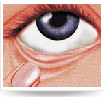 頭仰后，用食指將下眼瞼下拉，使其成袋狀