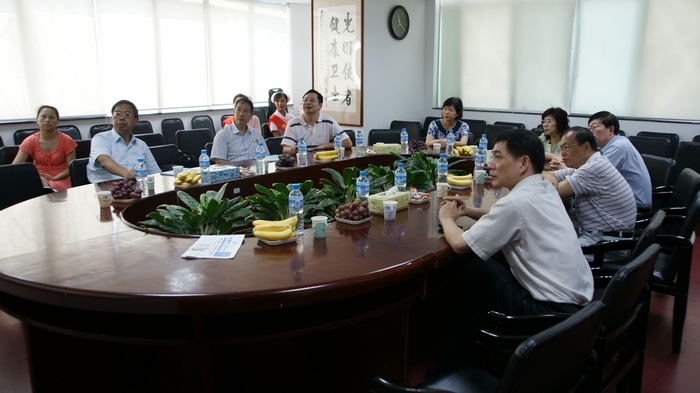 2010年9月15日上海商投集團王董、沈董蒞臨我院參觀！