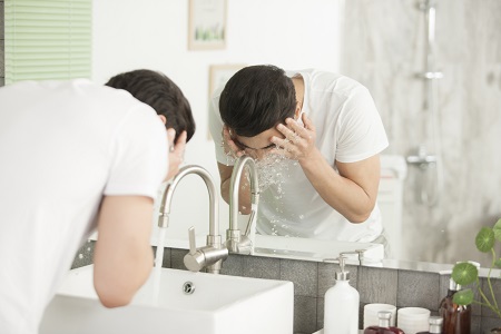 化學(xué)物品進(jìn)入眼睛怎么處理？